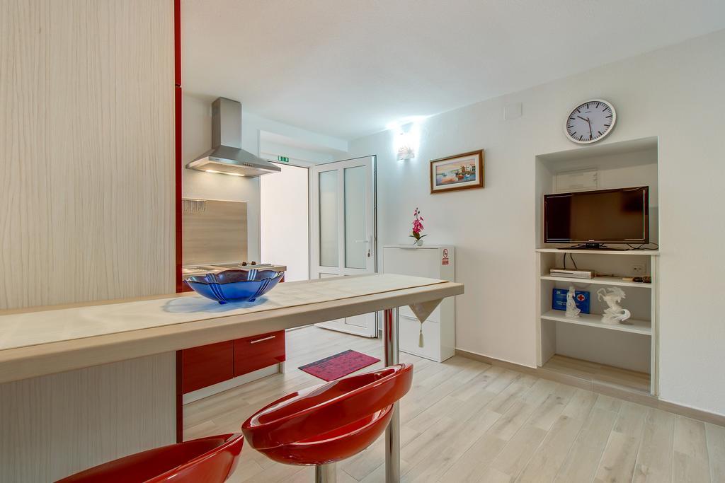 Apartments Leila Mali Lošinj Exterior foto
